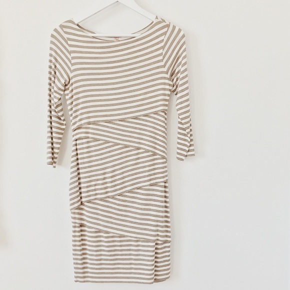 𝕓𝕒𝕚𝕝𝕖𝕪 𝟜𝟜 𝕤𝕥𝕣𝕚𝕡𝕖 𝕕𝕣𝕖𝕤𝕤 - Picture 4 of 5